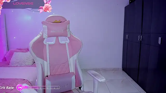 Tinylottie's cam snapshot