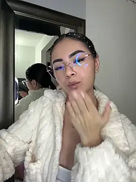 IslaCole's cam snapshot