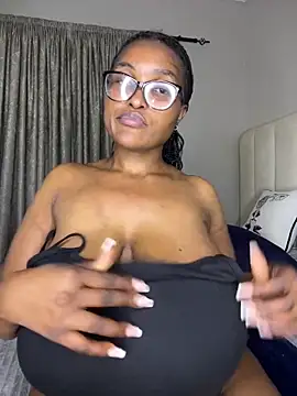 Bustygoddess32 live sex cam