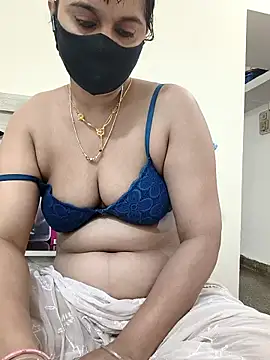 SpicyQueenX69 live sex cam