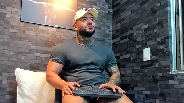 BruceDallas live sex cam