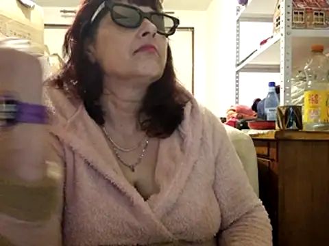 Samantha_Squirt@xh live sex cam