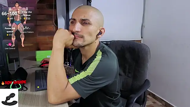 Marck_Muscle's cam snapshot