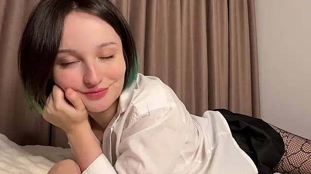 bumble_bee's cam snapshot