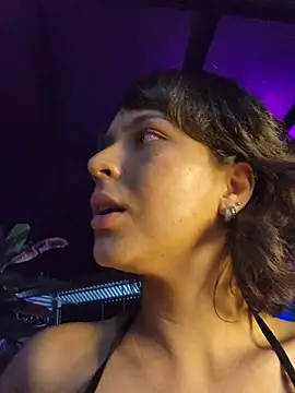 Kitty_San_xXx live sex cam