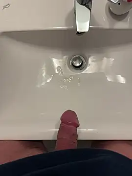 Ermin1984 live sex cam