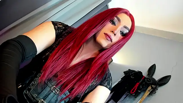 DominaAurumXXX live sex cam