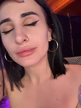 MissIvory95's cam snapshot