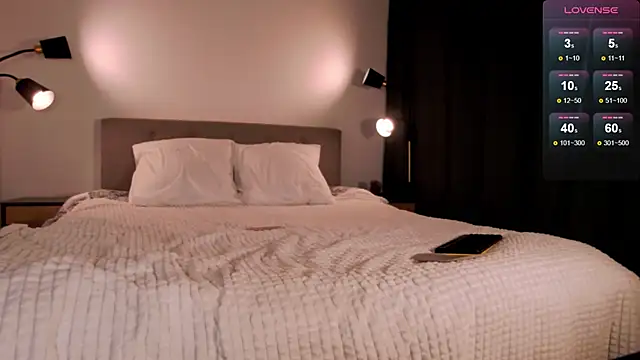 WOW-PeaCH-Girl's cam snapshot