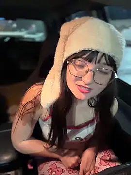 urpuppymoon's cam snapshot