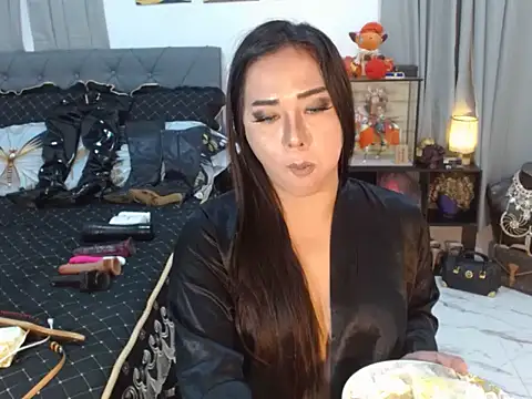 Lustfulcassy live sex cam