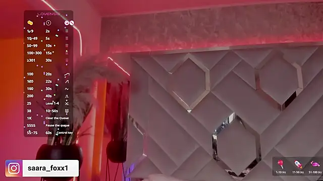 Sara_Foxx1's cam snapshot
