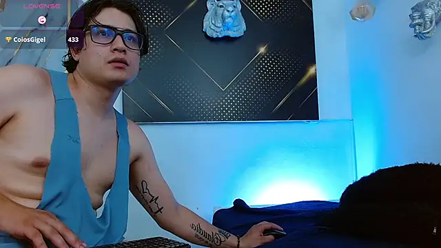 Danner_Alaia's cam snapshot