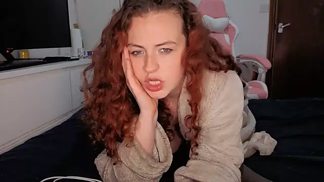 ENGLISHEMILY_69's cam snapshot