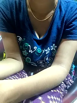 call_me_mouni099's cam snapshot