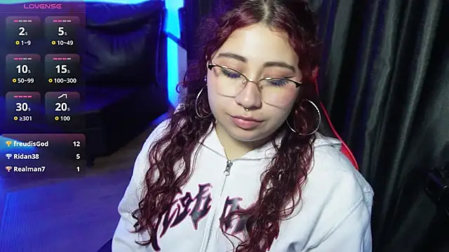 littlee_red's cam snapshot