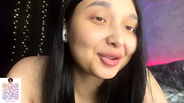 UdeleBarns live sex cam