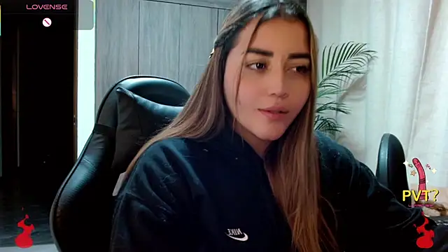 Lucia_star__'s cam snapshot