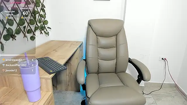 Madeleine__w's cam snapshot