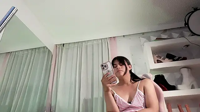 Mara-Bella's cam snapshot