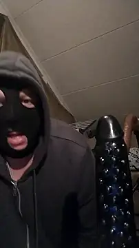 Knuffelstaaff123 live sex cam