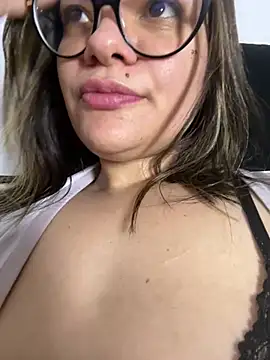 Zyrella live sex cam