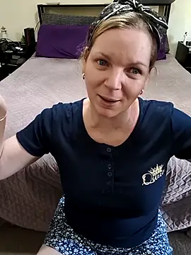 AussieKittyPurr's cam snapshot