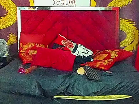 Latin_bigbutt's cam snapshot