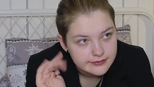 BevHanni's cam snapshot