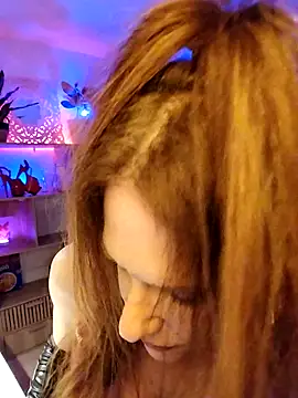 Luna_Kitanna live sex cam