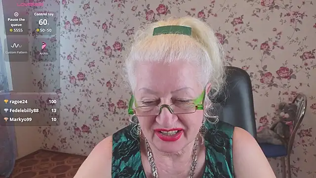 Maya_Mayflower live sex cam