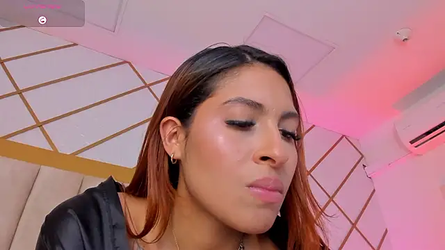 TaniaSmith1 live sex cam