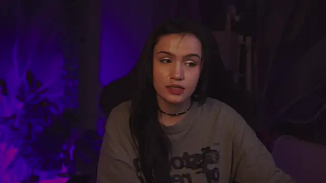 MonicaFarmer's cam snapshot