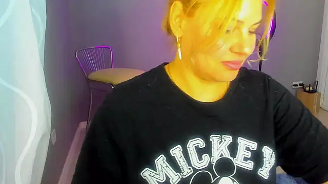 Passion-Blondy live sex cam