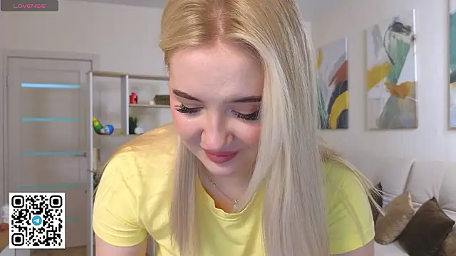 oliviabr0wn0 live sex cam