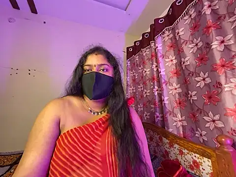 LouleyRanii live sex cam