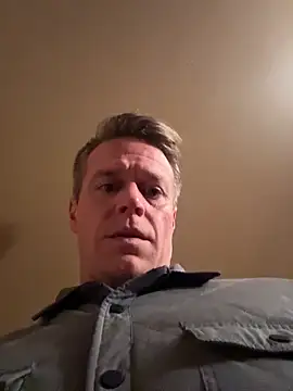 DILFiGuess1 live sex cam