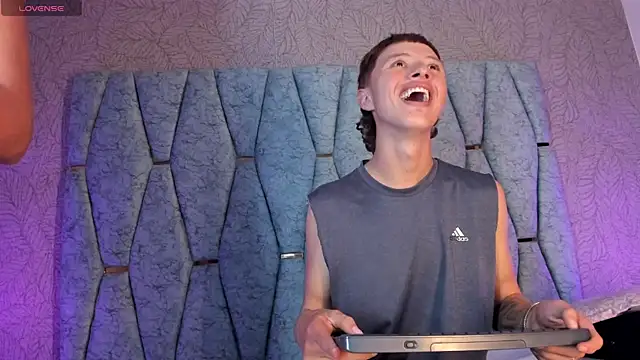 Genesis_And_Jack_ live sex cam