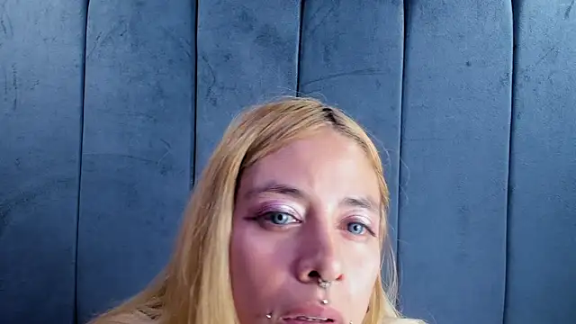 Dakota_Angell_'s cam snapshot