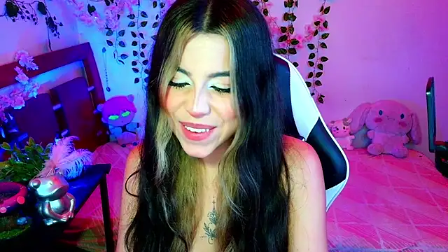 Kittyuwu_'s cam snapshot