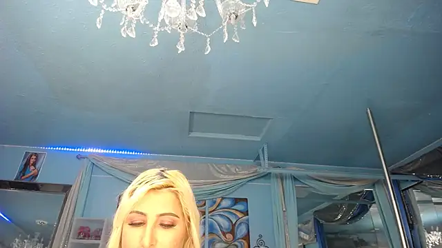 ADRIANNA_FOX's cam snapshot