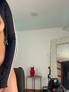 NaomiGarcia1 live sex cam