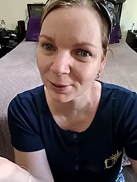 AussieKittyPurr live sex cam