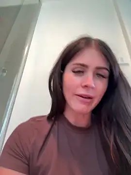 aus_queen's cam snapshot