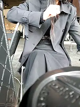 Love-public's cam snapshot