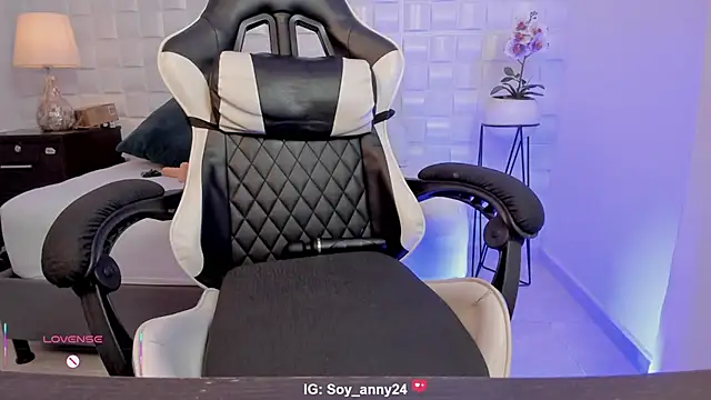 anny_rouse24's cam snapshot