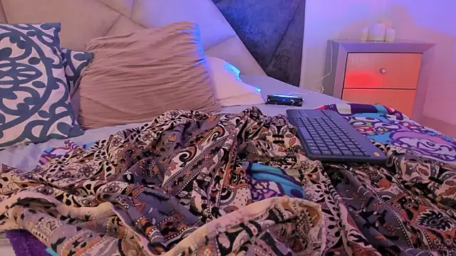 BonnieCute_'s cam snapshot