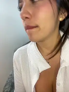 MiaJones21's cam snapshot