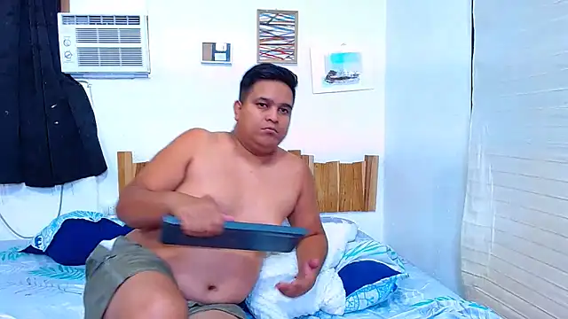 lucasandSofi's cam snapshot