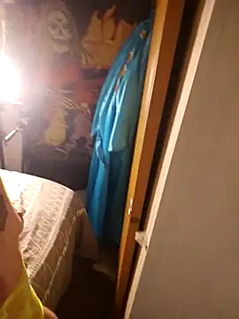 SheIsSomething live sex cam